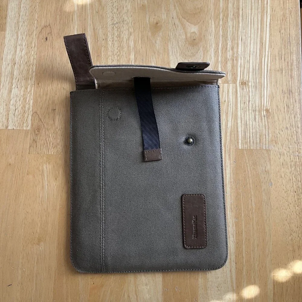 ExtremeMac Vintage Canvas Ipad Sleeve